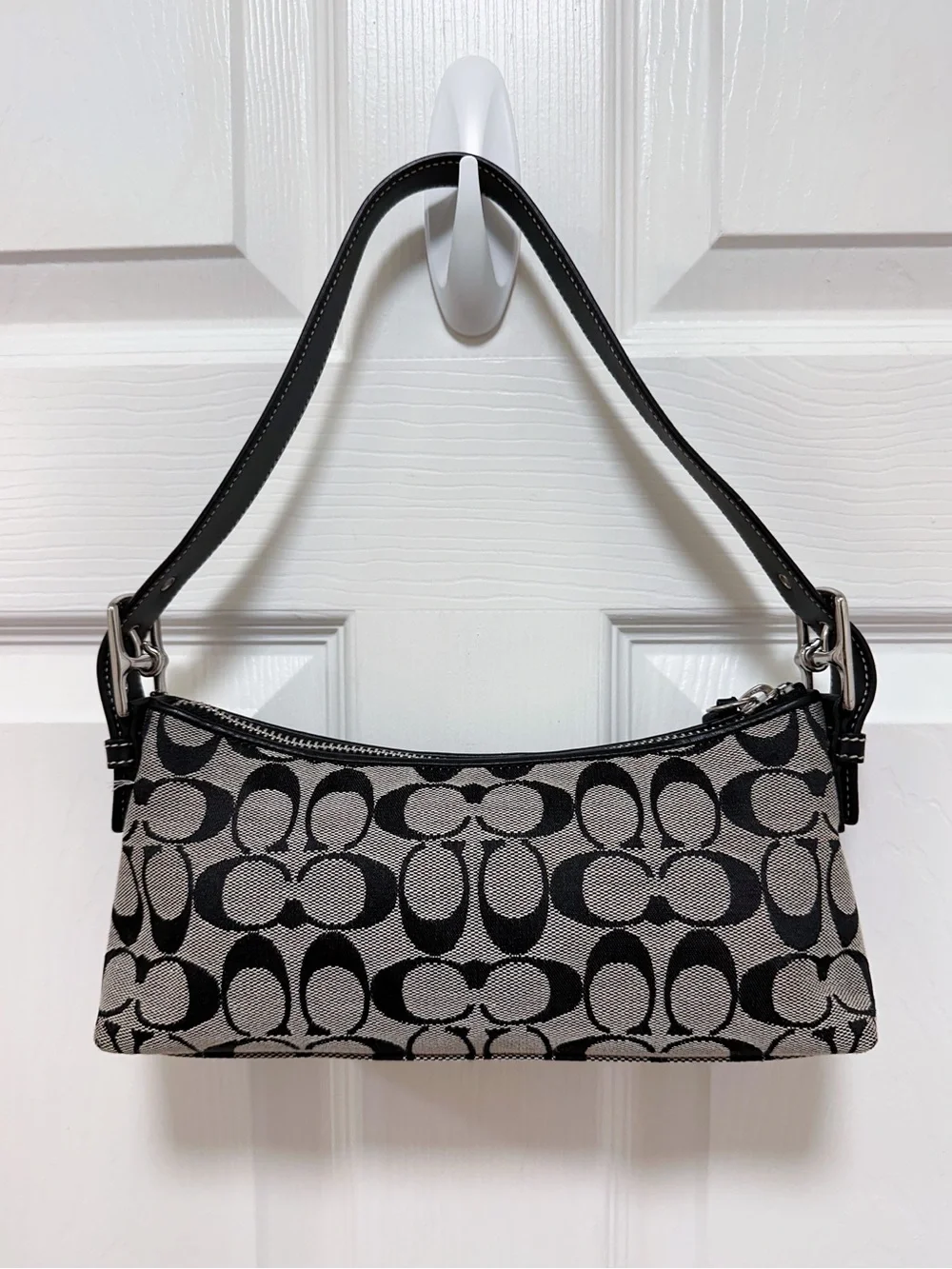 Coach Hamptons Baguette Shoulder Bag Black & Grey Signature Jacquard Canvas Y2K